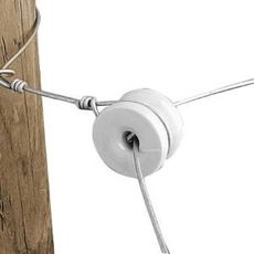 Pakke med 6 hvite porselen isolatorer, holdbare og effektive for elektriske gjerder.