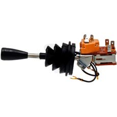 Kombibryter for traktorer, sikrer enkel kontroll og funksjon.