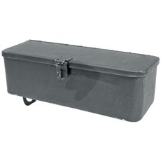 Verktøykasse for traktor, lett tilgjengelig for sikker oppbevaring av verktøy.