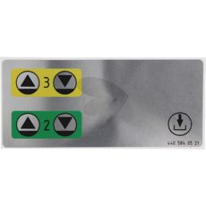 Klistremerke for hydrauliske tilkoblinger foran på LGF, viktig for drift.