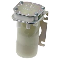 12 V spylepumpe for effektiv rengjøring av traktorer og kjøretøy.