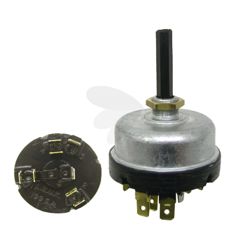 Praktisk lysbryter for effektiv styring av traktorens belysning.