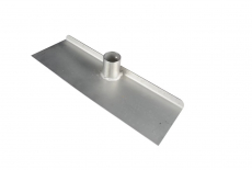 Rustfri gjødselsskraper med rett design og 320 mm lengde for enkelt vedlikehold av åkrene.