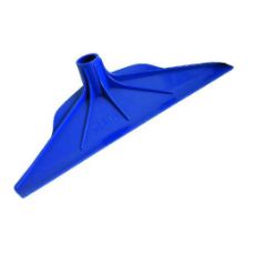 Blå gjødselsskrape Gewa PP, robust og holdbar for jordbrukets behov.