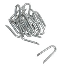 Hullingklammer, 1 kg pakke med ca 270 stk, fungerer bra for gjerder.