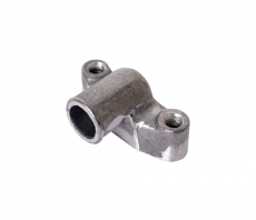 Kobling for vannpumpe, viktig del for traktorens kjølesystem.