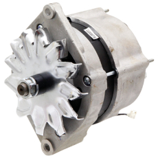 John Deere 14V / 120A generator, perfekt for pålitelig kraft i arbeid.