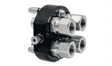 Mobil multifaster med 4x1/2" BSP, 70L og 250Bar, for fleksible løsninger i felt.