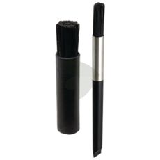 Kraftig stålbørste, ideell for rengjøring av maskindeler og utstyr.