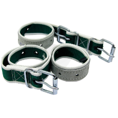 Hvit/grønn fotlenke som gir både sikkerhet og stil for brukeren.