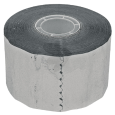 Aluminiumsteip, holdbar og allsidig for reparasjoner og festinger.