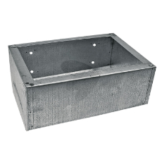 Robust metalltrau for holdbar bruk i hage og jordbruk.