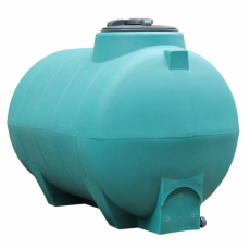 Vanntank med kapasitet på 500 liter, ideell for lagring av vann.