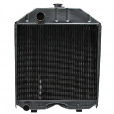 Radiator MF 3308187M99, et kvalitetsvalg for å holde traktoren din kjølig under arbeid.