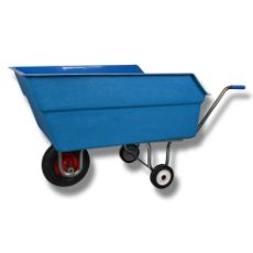 Fôrvogn Fritz 210L for smidig transport av fôr til dyrene.