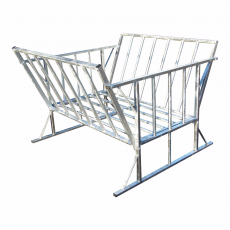 Kantet fôrhekk for sau, praktisk og holdbart design.