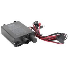 Calix 12V, 5A batterilader, IP44-klassifisert, perfekt for sikker lading utendørs.