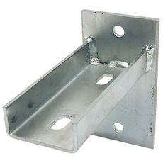 Skinnekonsoll, holdbar del for å sikre maskiner og ploger.