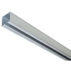 Skyvedørsskinne i sinket metall, 5 meter lang, ideell for garasjeporter.