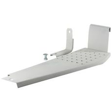 Høyre fotsteg for MF, sikker og stabil plattform for føreren.