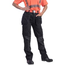 Svart stretchbukse med spikerlommer, designet for holdbarhet og komfort.