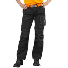 Kvalitets svarte stretchbukser for damer, designet for komfort og bevegelighet.