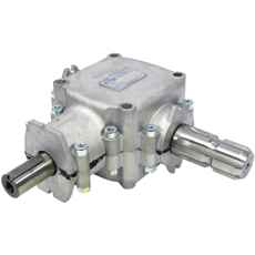 Vinkelgir R035 1:2,75 som forsterker maskinens kapasitet.