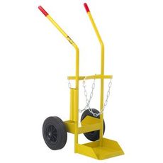 Praktisk flaskevogn for enkel transport av to gassflasker.