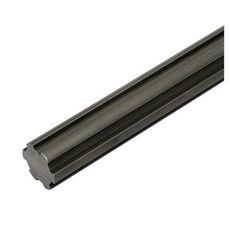 Splineaksel 1 3/8-6, 1 meter lang, ideell for ulike maskiner innen landbruk.