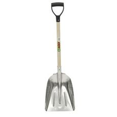 Spade med aluminiumsblad fra Agef, lett og holdbar for arbeid.